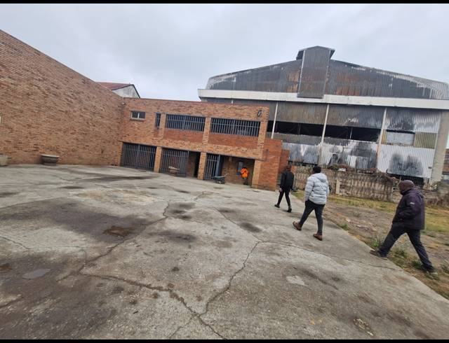 300M² WAREHOUSE TO LET IN BENROSE